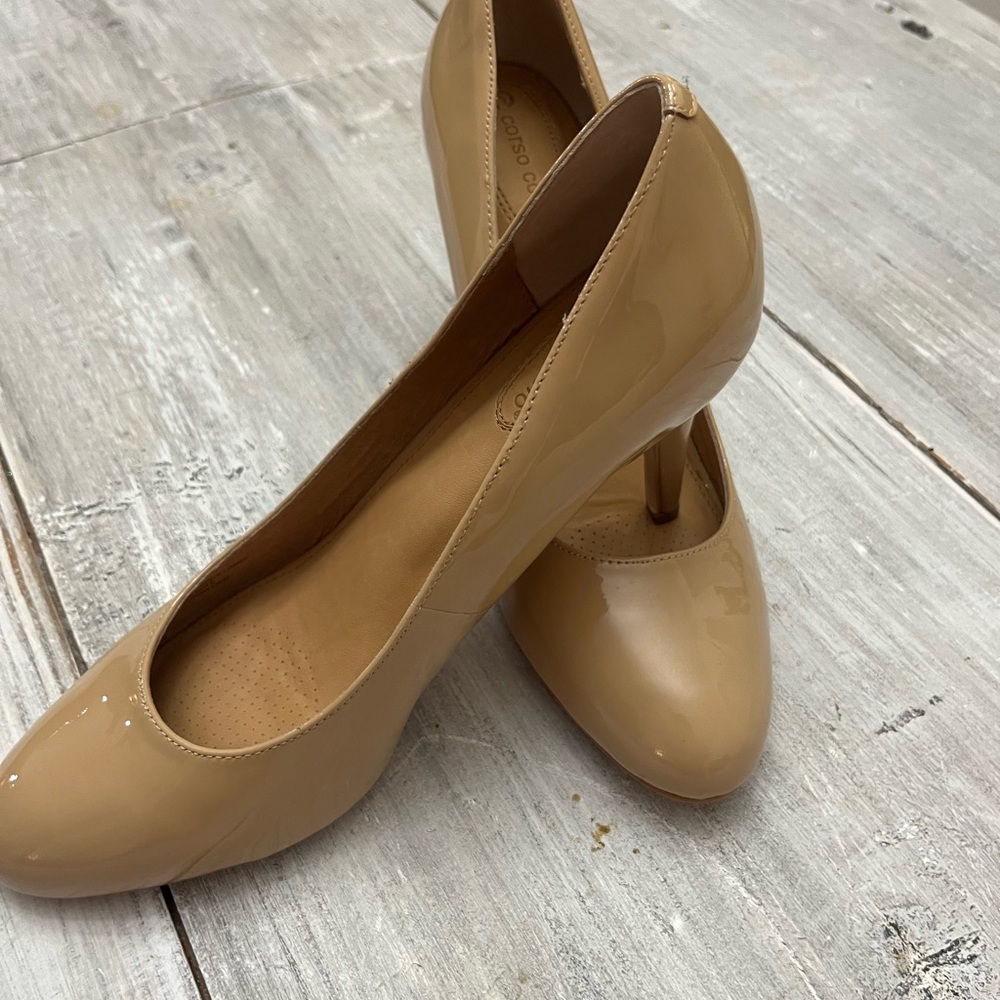 Corso Como Glossy Tan Heels